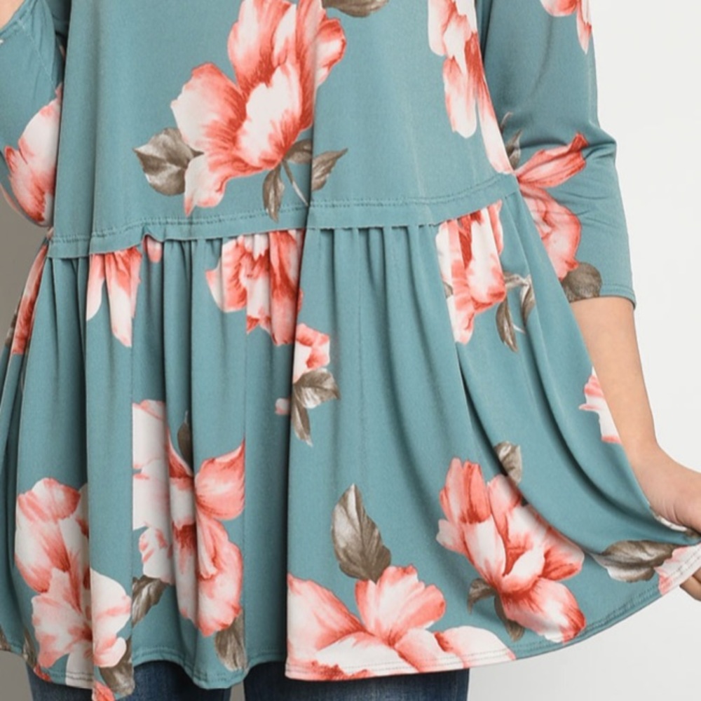 2 for $40❤️sage floral top - Picture 4 of 4
